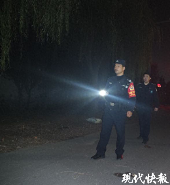 七旬老人BOB半岛买农具坐错车两个派出所民警接力3小时成功寻人(图1)